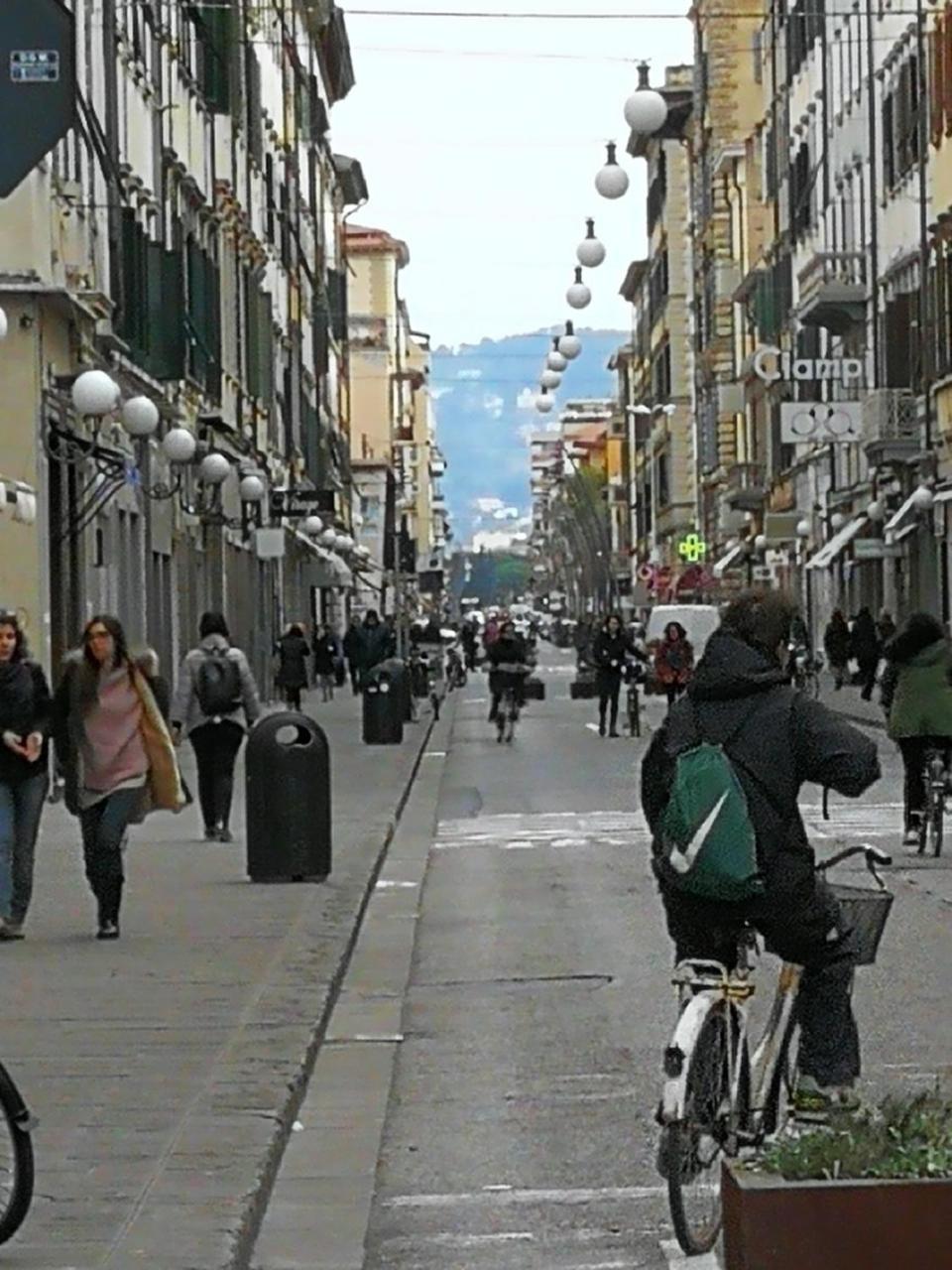 B&B Metropolis Livorno Buitenkant foto